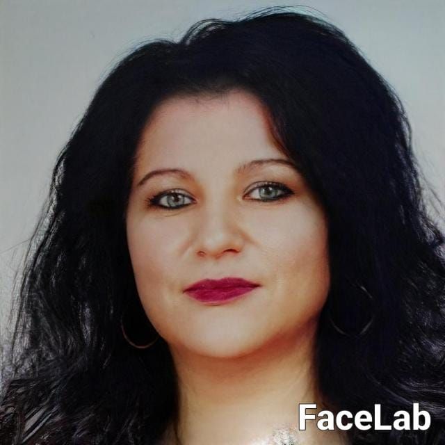 Profesor de Limba și Literatura Română Gianina OPREA